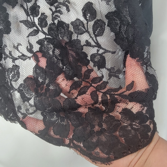 La Perla all lace with silk details whimsigoth crop top and t back straps small - Picture 4 of 11